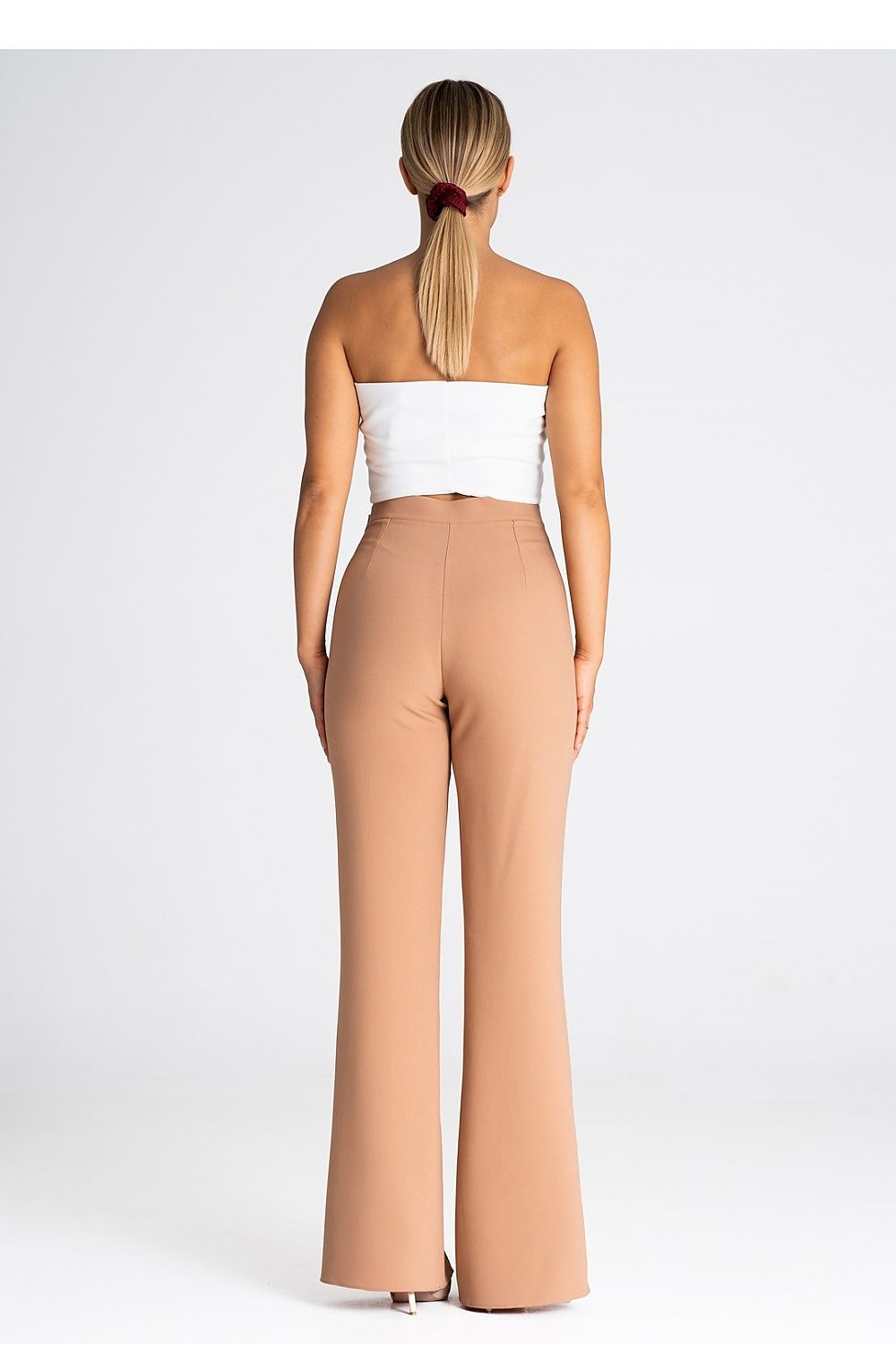 Sophisticated long pants by Figl, highlighting an exquisite front slit for a luxurious look.
