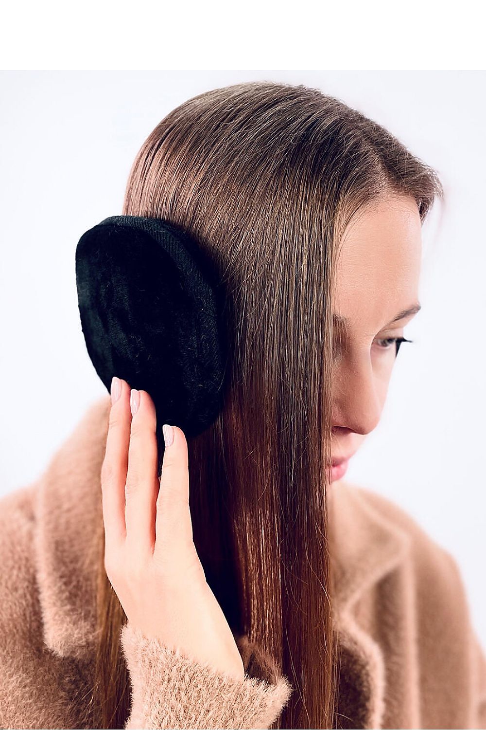 Elegant Inello Women's Fur Earmuffs, crafted from 100% polyester, designed for style and comfort while protecting against chilly winds.