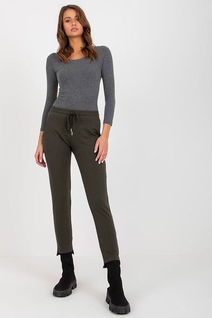 Relevance women's luxury sweatpants, combining sporty elegance with breathable fabric, ideal for casual days and active routines.