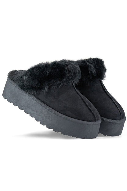 Chic PRIMO eco-suede slippers for women, highlighting a plush fur lining and a fashionable 4.5cm rubber platform.