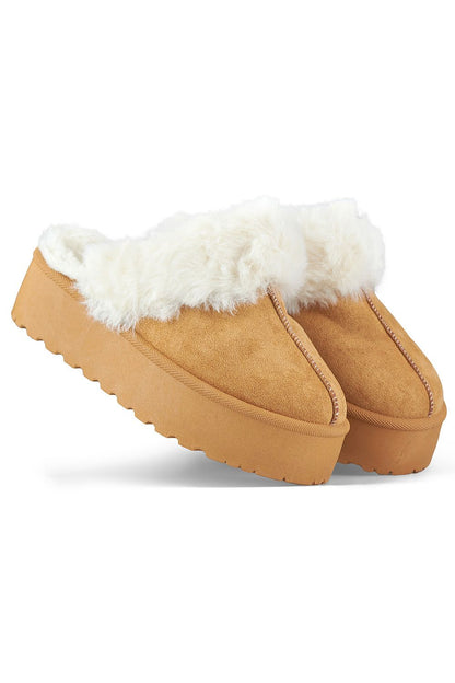 Luxurious eco-suede women's slippers with fur lining and 4.5cm rubber platform by PRIMO, showcasing a stylish and comfortable design perfect for relaxation.