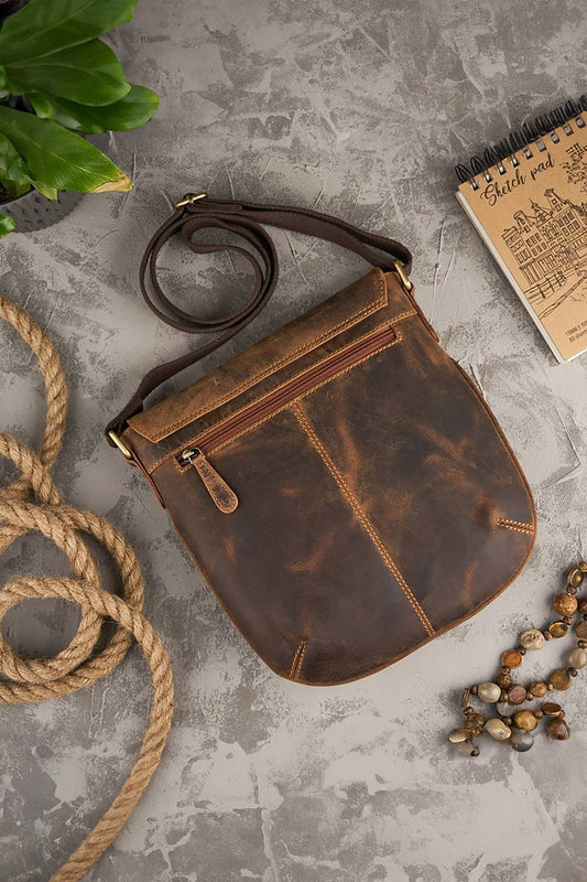 Interior view of Galanter Natural Aged Leather Bag T-61, highlighting the spacious zippered compartment and elegant design, perfect for the sophisticated user.