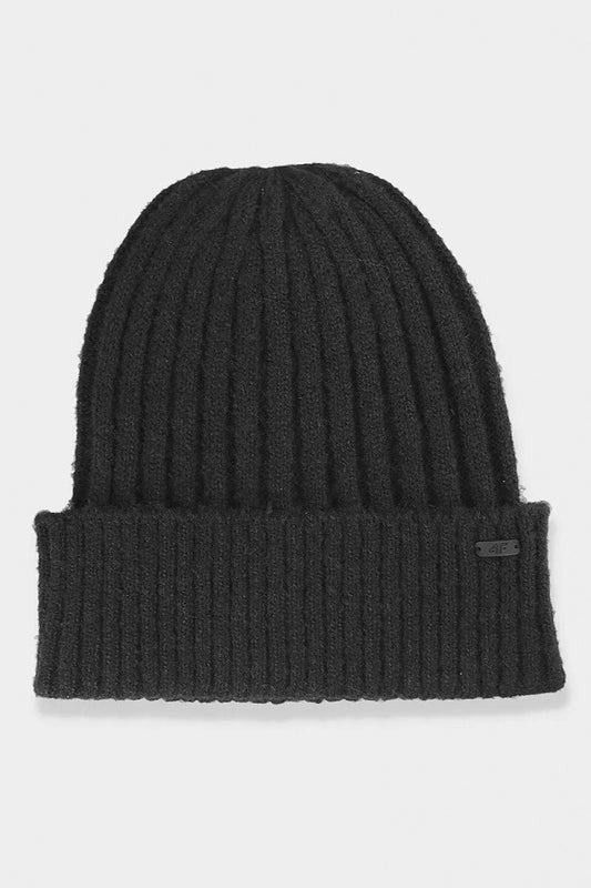 Luxurious 4F beanie made from recycled materials, stylish and warm winter accessory, perfect for protecting against cold weather.