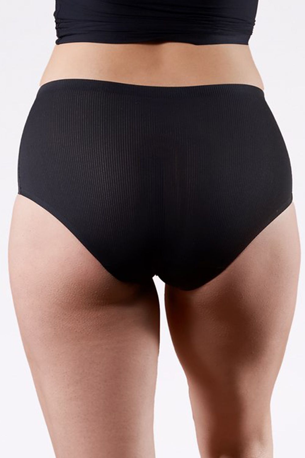 Julimex Avia Maxi high-waisted panties in soft breathable fabric, showcasing invisible line technology for a seamless look.