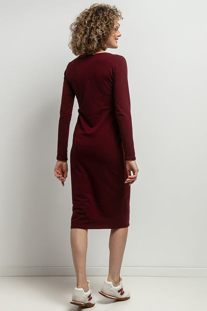Elegant Tessita fitted midi dress with boat neckline in soft knit, perfect for versatile and stylish outfits, showcasing luxurious comfort and exquisite design.