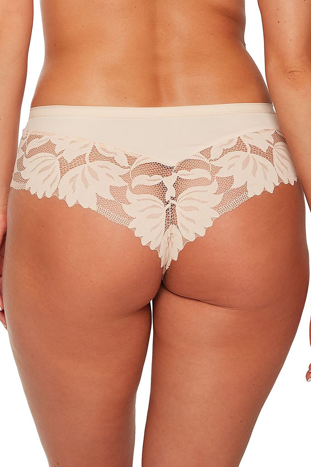 Luxurious Brazilian lace panties by Gaia featuring an elegant floral design, available in sizes S to XXL, perfect for sophisticated lingerie collections.