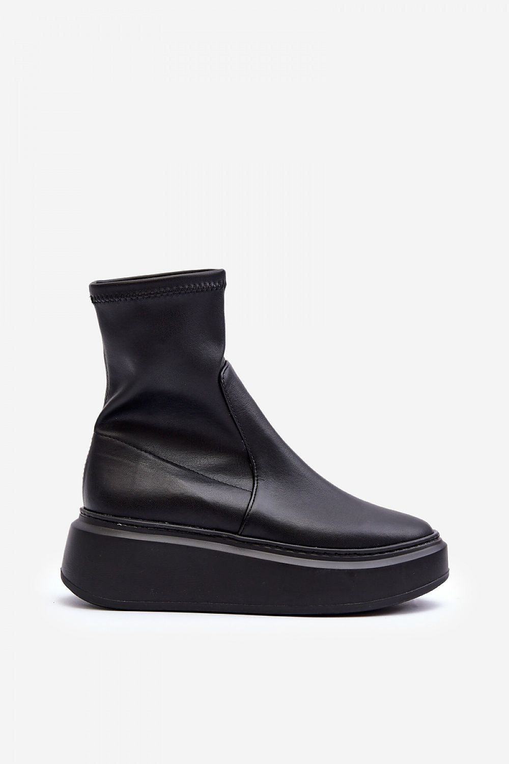 Trendy ankle-length women's boots in exquisite natural leather with a substantial 6 cm heel and fashionable rounded toe, designed by Step in Style.