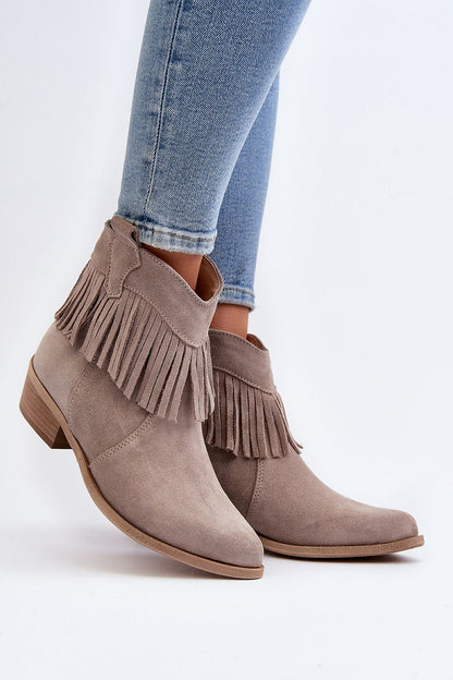 Elegant women's leather heel boots by Step in Style featuring a stylish zipper and tassel decoration. Designed with 4.5cm stiletto heels, these boots complement any spring outfit with sophistication.