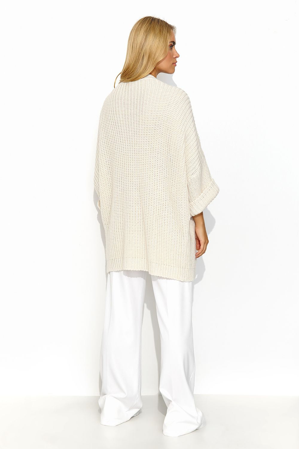 Versatile Makadamia cardigan for women, combining comfort with luxury in casual and formal outfits.