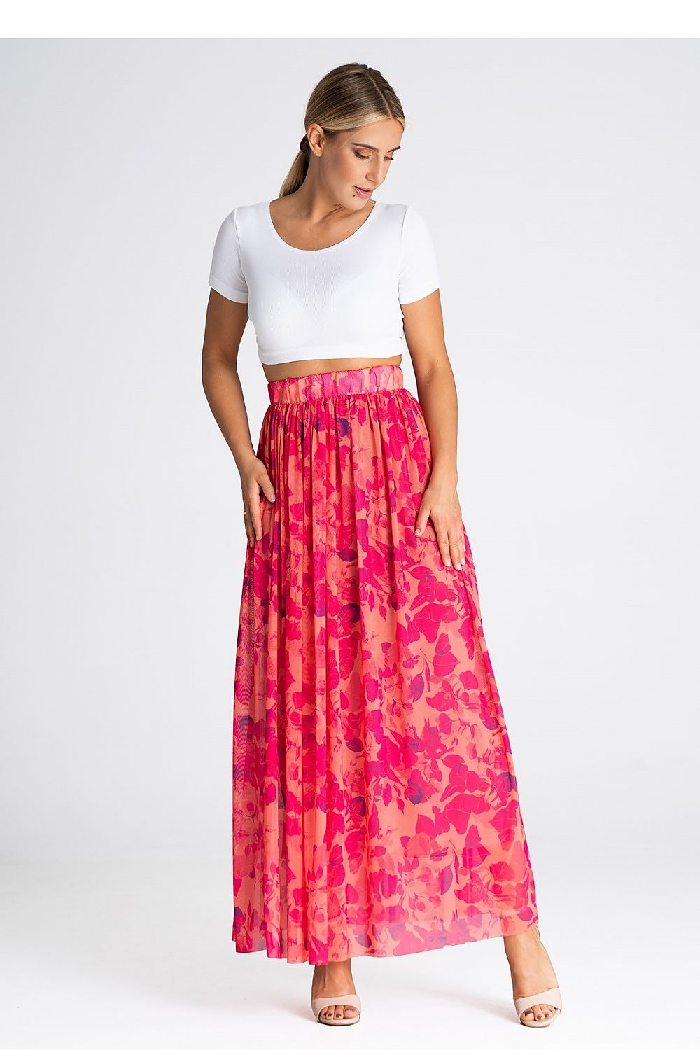 Beautiful long mesh skirt with sophisticated crinkled waistband, exclusively by Figl.
