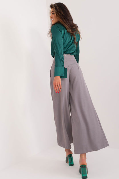 Versatile high rise wide leg culotte pants by Italy Moda, designed for elegance and comfort in any season.