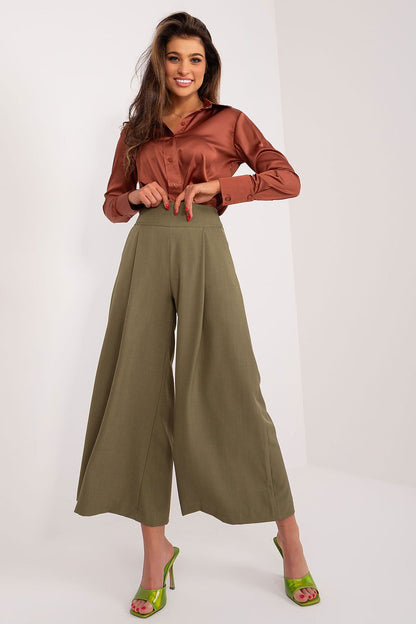 Elegant high rise women's culotte pants by Italy Moda featuring wide legs and a timeless design, perfect for a sophisticated look.