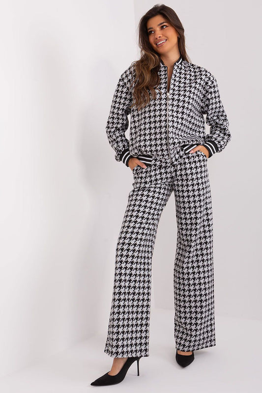 Lakerta luxury 2-piece casual set featuring a zippered sweatshirt with stand-up collar and wide-leg high-waisted pants in soft cotton blend, perfect for stylish comfort.