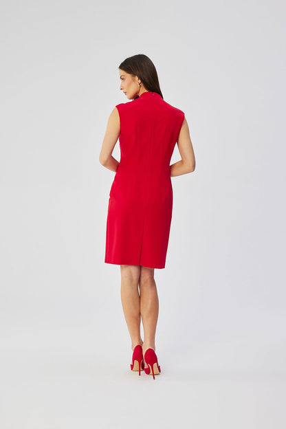 Back view of Stylove daydress with sensual opening, highlighting its fitted silhouette and sophisticated design details.