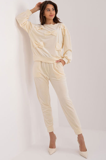 Complete Italy Moda velour set, showcasing stylish sweatshirt and pants combo for effortless elegance.