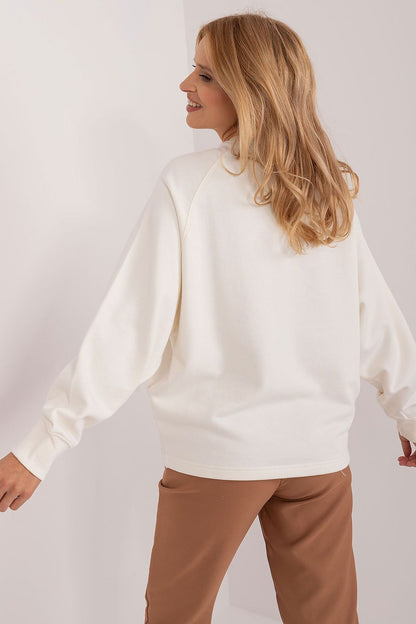 Stylish long sleeve women's sweatshirt by Sublevel, combining sophistication with a conscious choice for the environment.