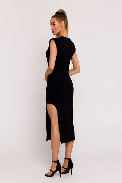 Fashionable leg cutout detail on the elegant knit dress by Moe, illustrating modern design and comfort.