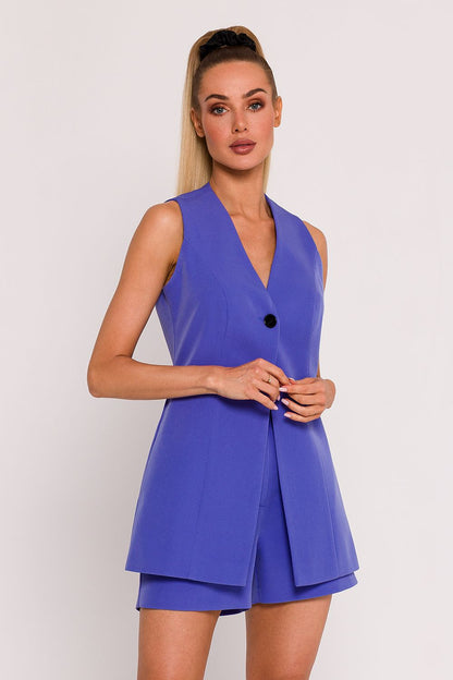 Chic and elegant gilet vest from Moe, embodying minimalist aesthetics and quality Polish tailoring, suited for both casual and formal occasions.