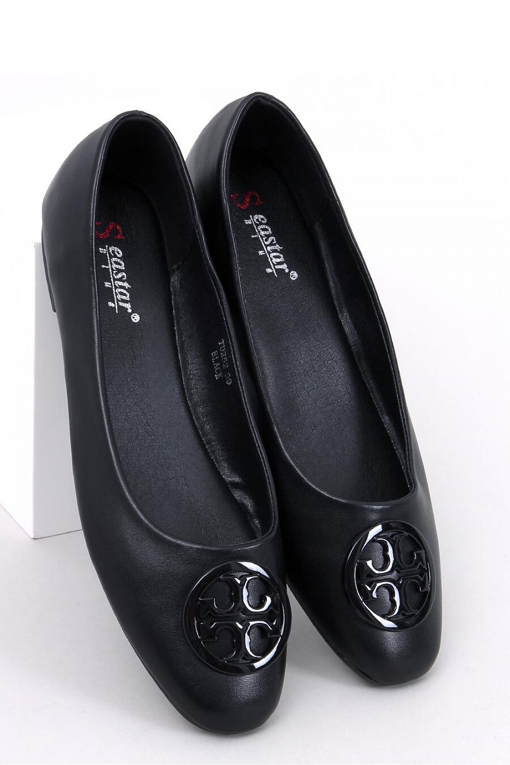 Elegant Inello ballerina flats for women featuring a unique front decoration, crafted from chic eco-leather, perfect for stylish day wear.
