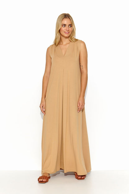 Versatile Makadamia maxi dress with elegant slits and a comfortable fit, a must-have for summer wardrobes.