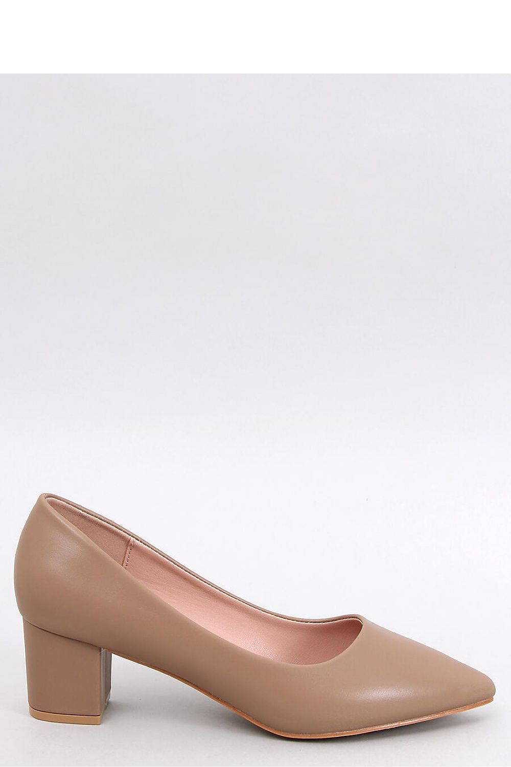 Elegant women's block heel pumps by Inello, featuring a timeless design in eco-friendly leather with a 5.5cm heel.