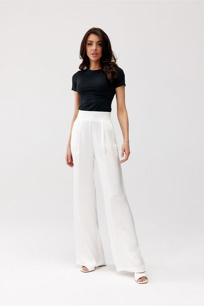 Roco Fashion Elsa trousers on a mannequin, emphasizing the chic high waist and elegant silhouette.