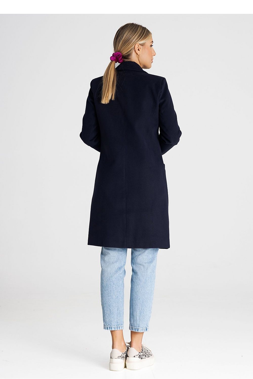 Chic Figl women's coat in luxurious fabric blend, showcasing a flattering silhouette and designed for sizes XS to L.