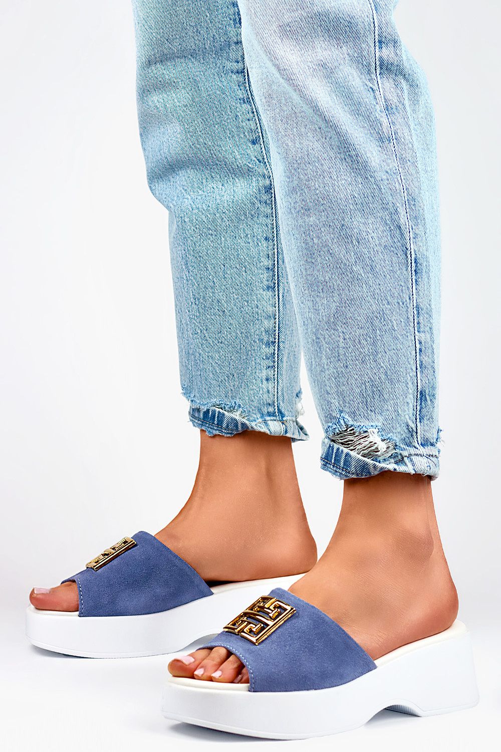 PRIMO Women's Natural Leather Flip-Flops featuring a chic 5cm platform, ideal for stylish summer footwear that combines elegance and comfort.