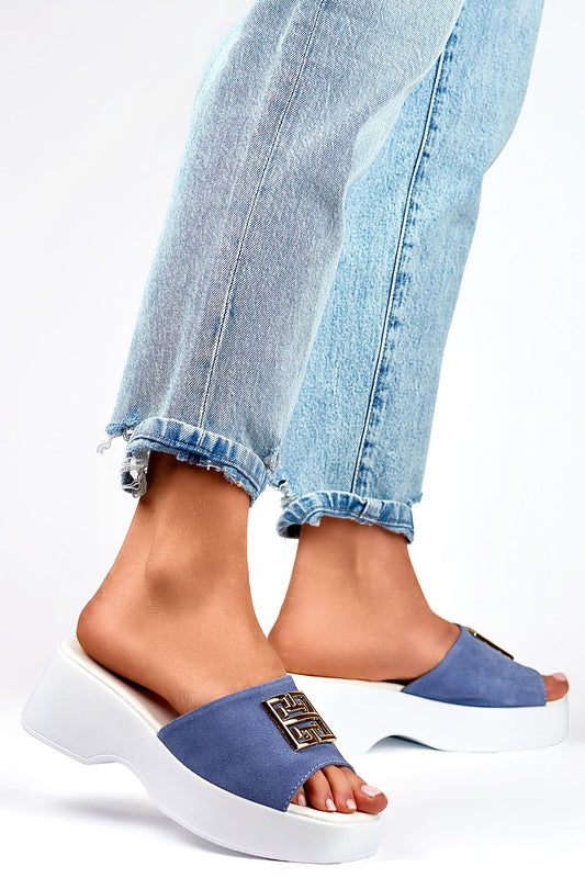 Close-up of PRIMO Women's Natural Leather Flip-Flops showcasing high-quality leather craftsmanship and a modern 5cm platform design.