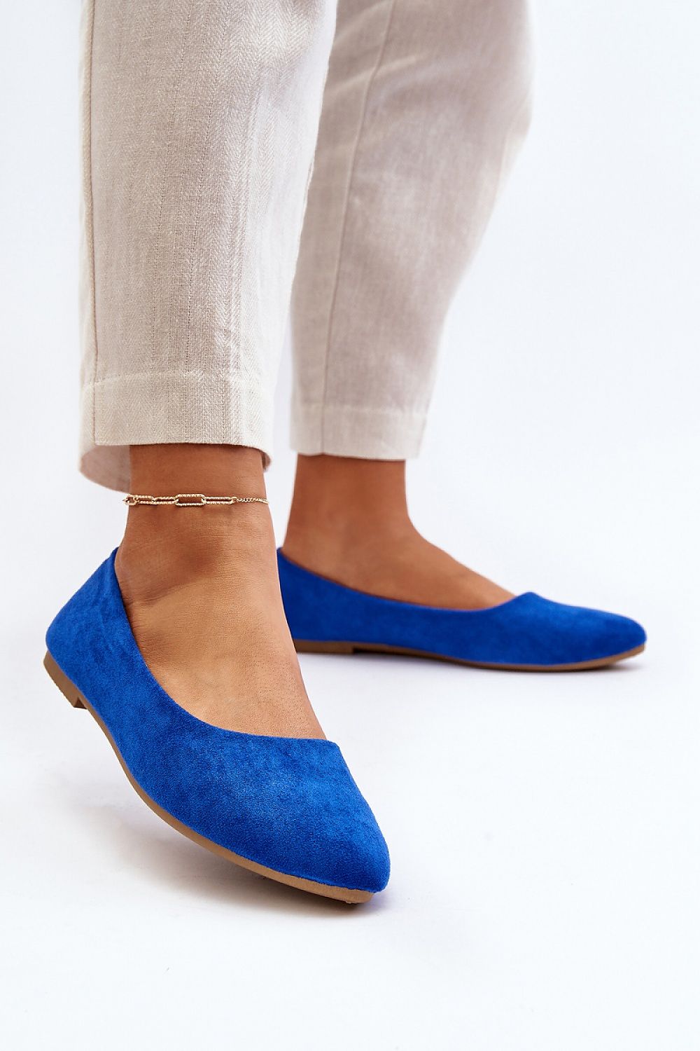 Refined Step In Style eco-suede ballet flats with leather insole, a must-have for an elegant and fashionable wardrobe.