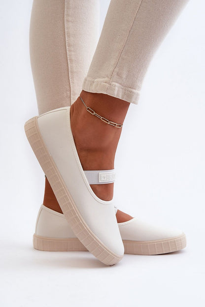 Chic BIG STAR fabric sneakers with a cushioned footbed, designed for comfort and style during long wear in the warmer months.