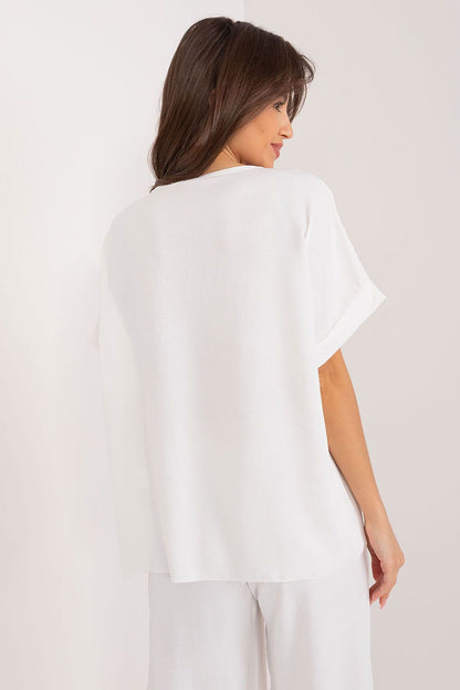 Close-up view of Italy Moda's oversized V-Neck Blouse, emphasizing the sophisticated polyester blend and casual aesthetic.