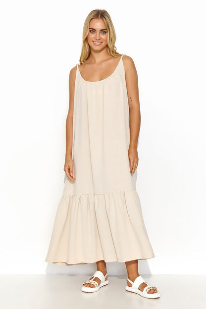 Casual and airy Timeless Summer Daydress by Makadamia with a wide ruffle hem, ideal for a fashionable summer look.