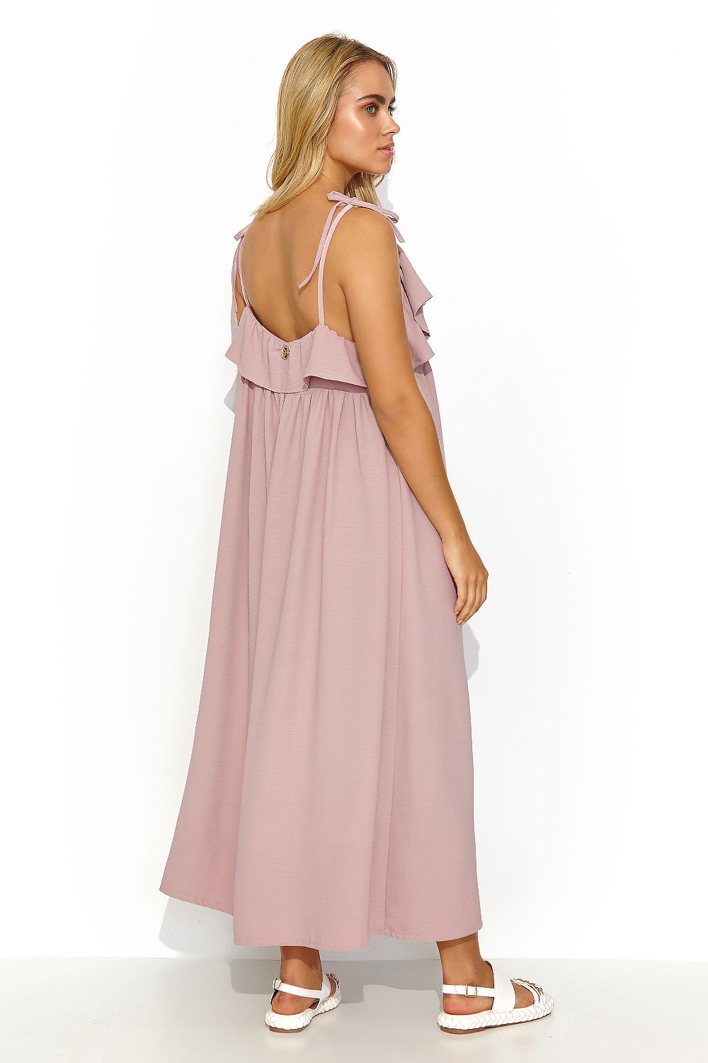 Makadamia's stunning long oversize dress with flowing fabric and stylish bling details, perfect for chic casual outings.
