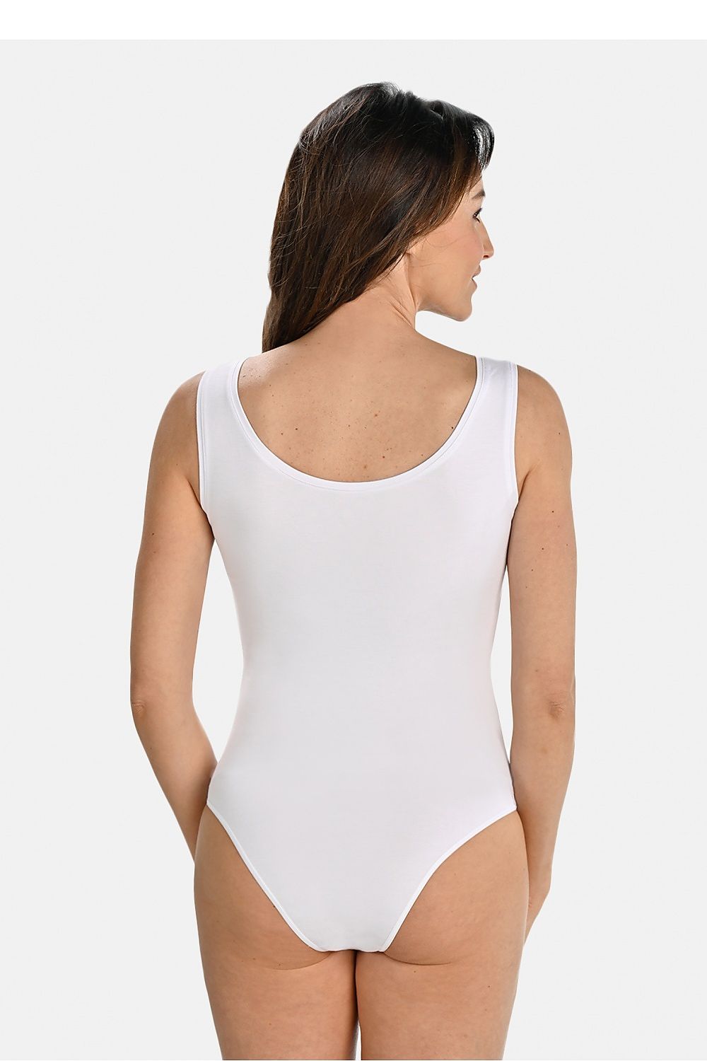 Close-up of Teyli shapewear bodysuit's round neckline, emphasizing its luxurious feel and high-quality material.
