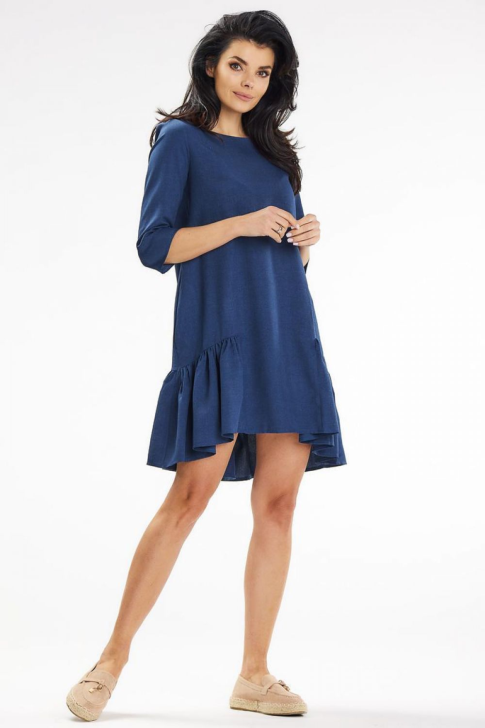Stunning Awama mini dress with pockets, crafted for a luxurious summer look, ideal for stylish moments with friends.