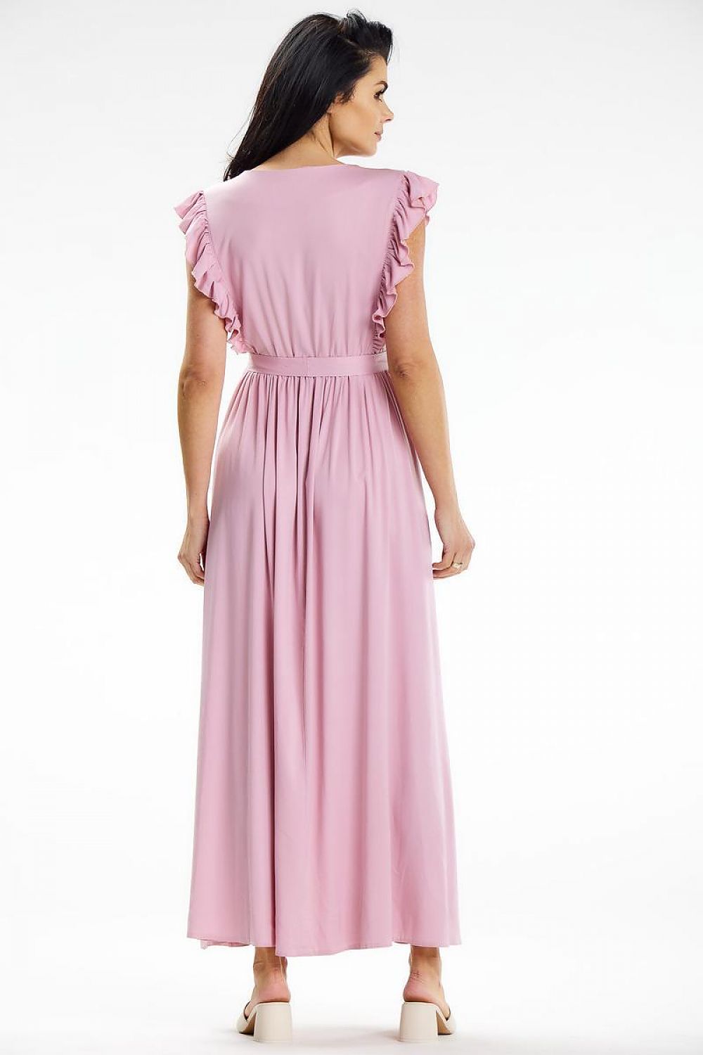 Stylish Awama maxi dress displayed elegantly, ideal for summer outings and evening events.
