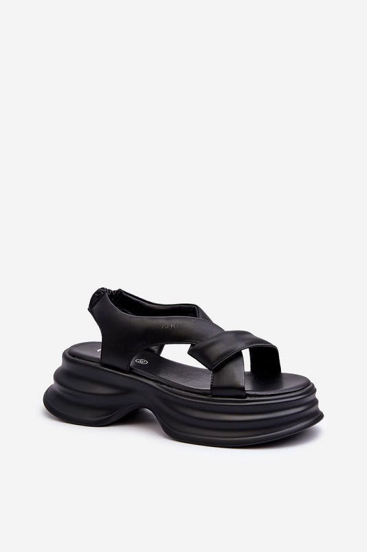 Stylish Goe brand sandals featuring a 4.5cm platform made of natural leather, designed by Step in Style for the ultimate luxury experience.