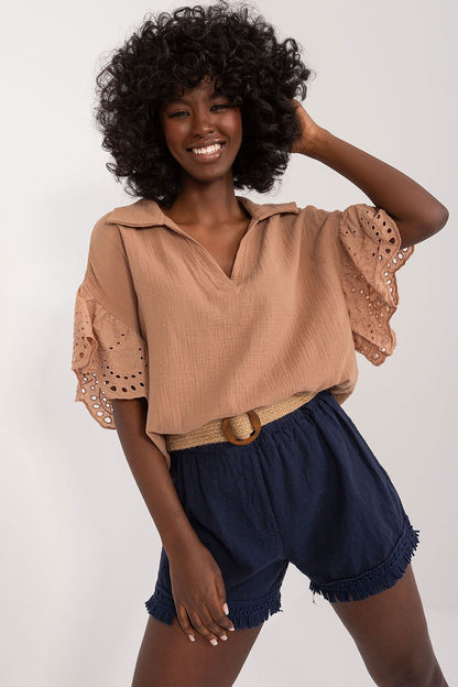 Luxury high-waisted linen-cotton shorts by Italy Moda featuring a buckled belt and stylish tassels, perfect for summer casual wear.