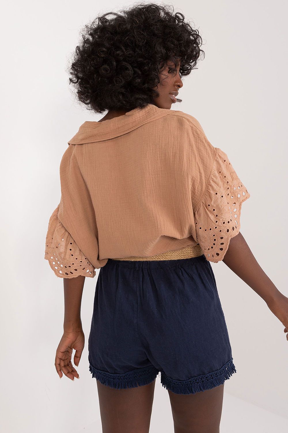 Stylish wide-leg linen-cotton shorts featuring a chic buckled belt and tassels, designed by Italy Moda for luxury casual wear.