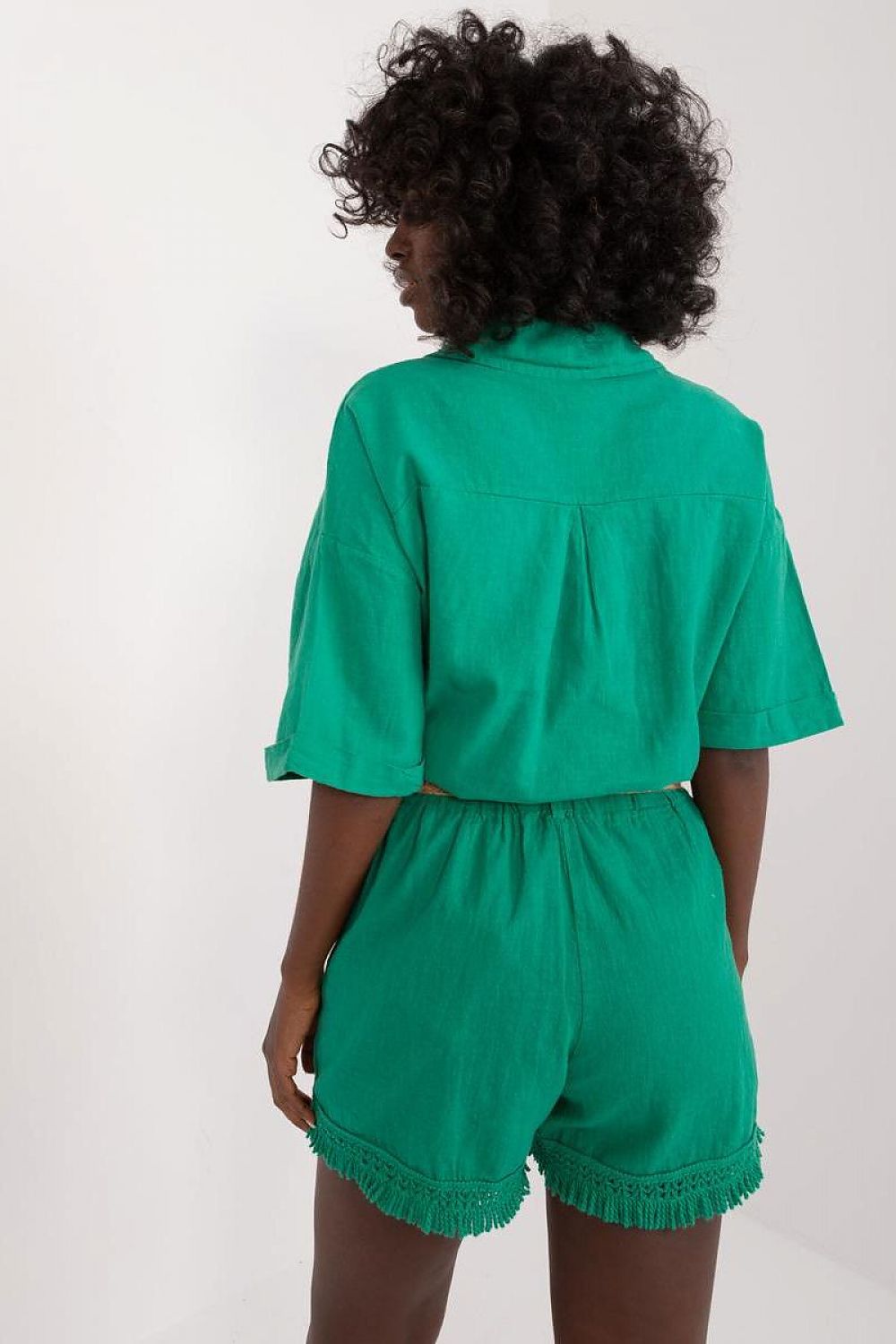 Chic and trendy summer shorts with tassels and buckled belt by Italy Moda, ideal for stylish outings and everyday wear.