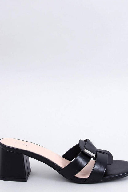 Elegant women's 6cm heel flip-flops in eco-friendly leather by Inello, showcasing refined design and stylish elegance suitable for special occasions.