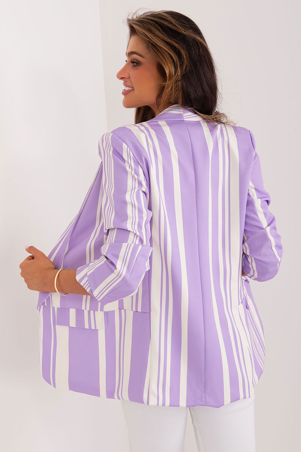 Elegant Italy Moda striped blazer featuring relaxed 3/4 sleeves, perfect for casual spring and summer outfits.