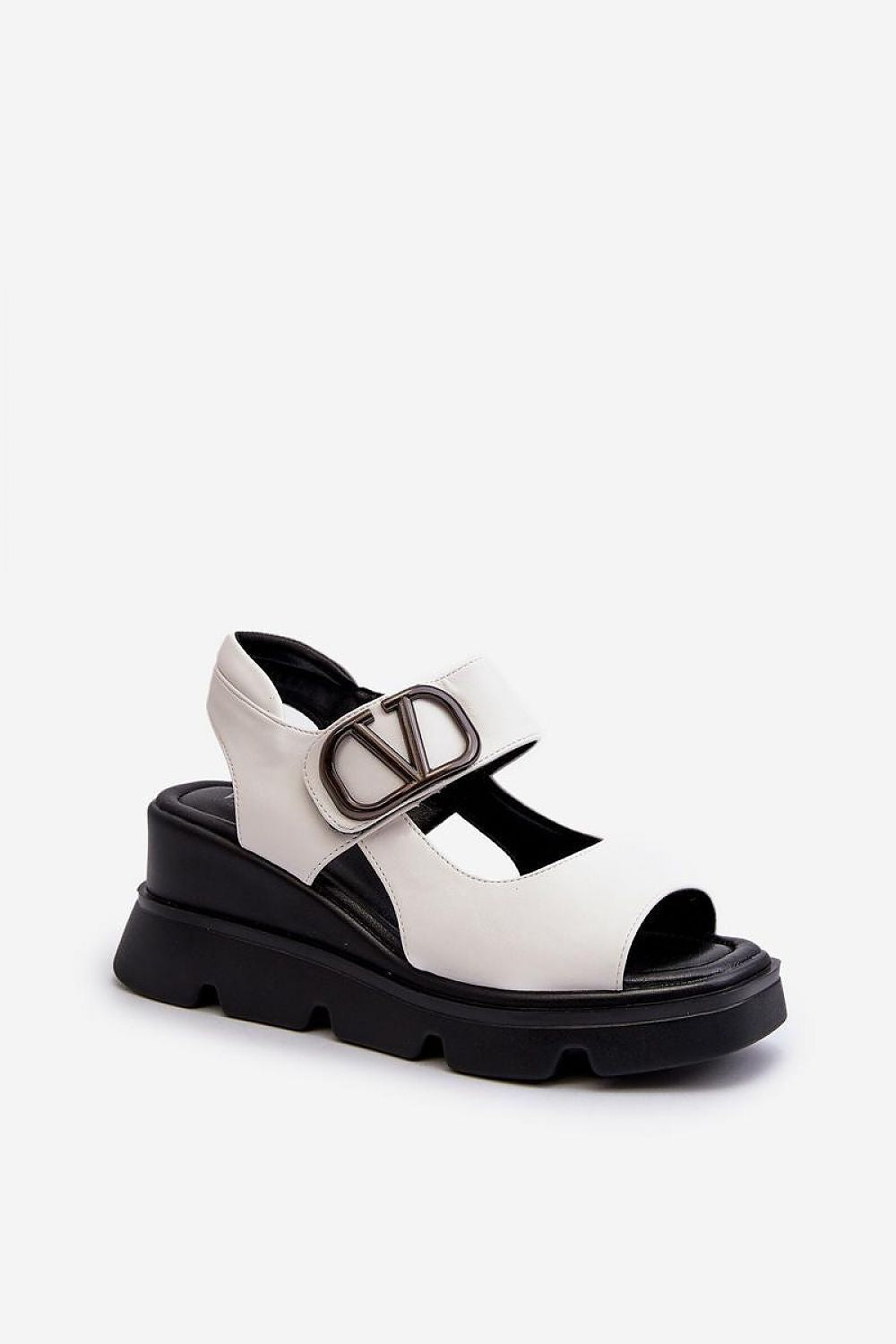 Vinceza eco leather sandals with velcro fasteners, showcasing comfort and luxury for fashionable summer outings.