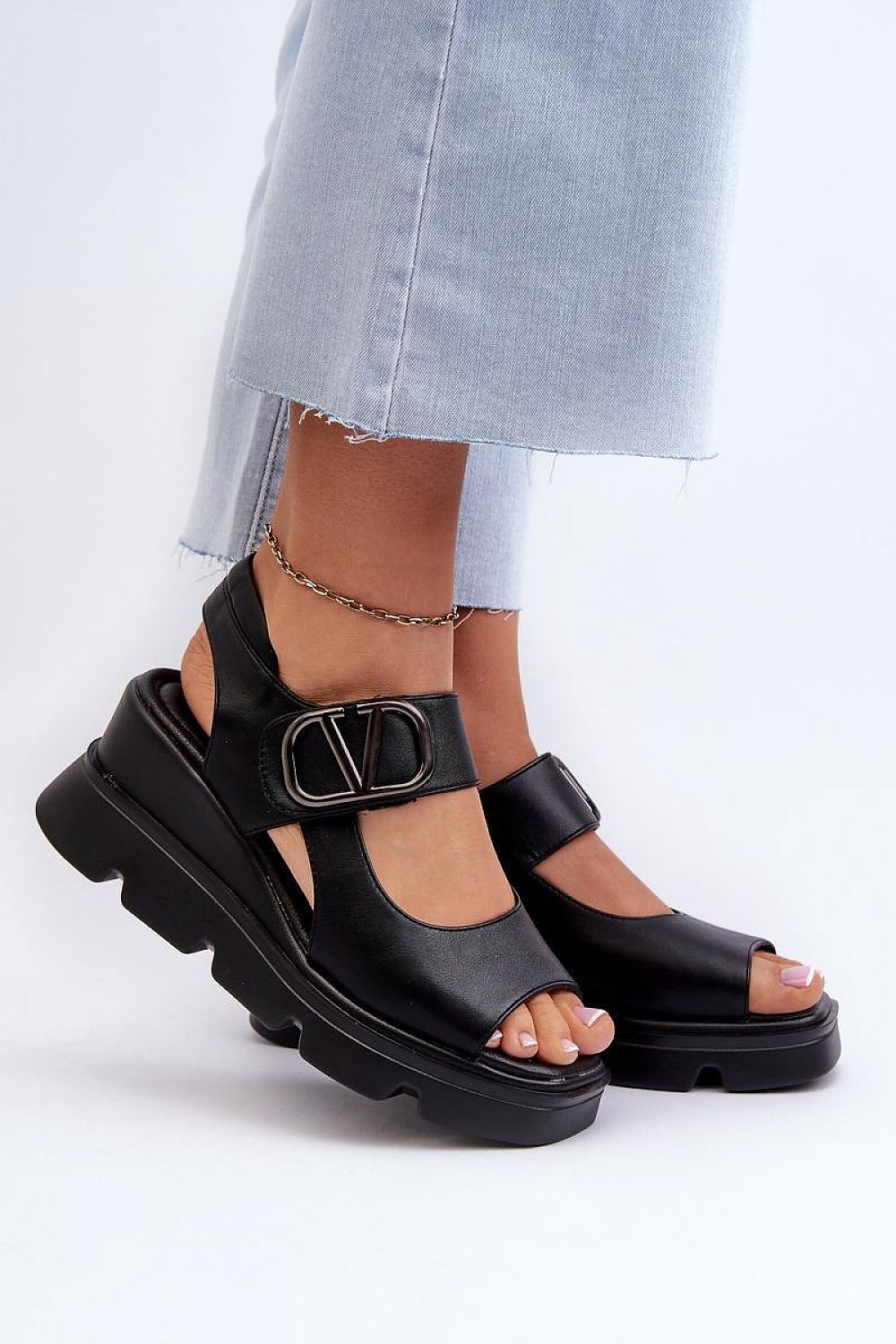 Elegant Vinceza eco leather sandals featuring a stable platform and velcro fasteners for a perfect fit, designed by Step in Style.