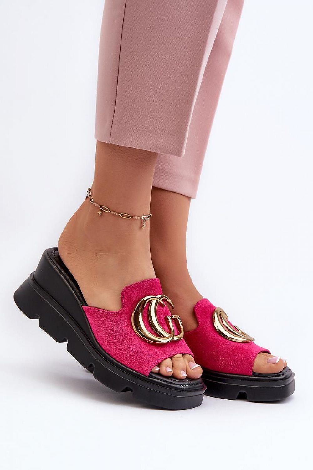 Vinceza Women's elegant gold-detailed flip-flops showcasing a 7cm heel and stylish summer design, crafted for comfort and sophistication.