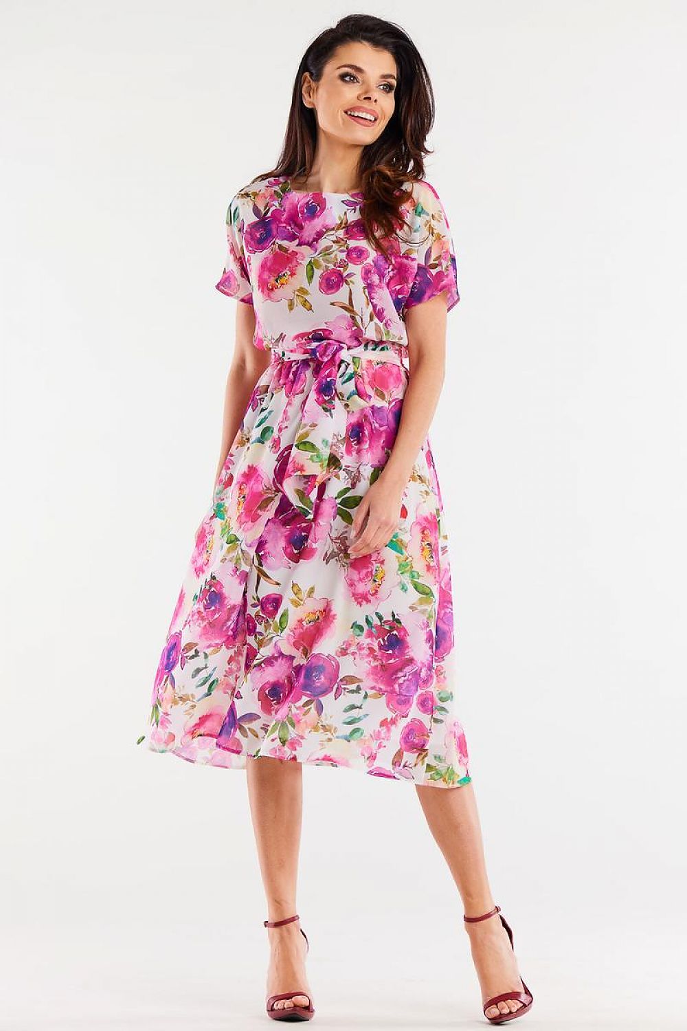 Elegant Awama chiffon daydress featuring an elastic waistline and flared bottom, perfect for stylish summer outings.