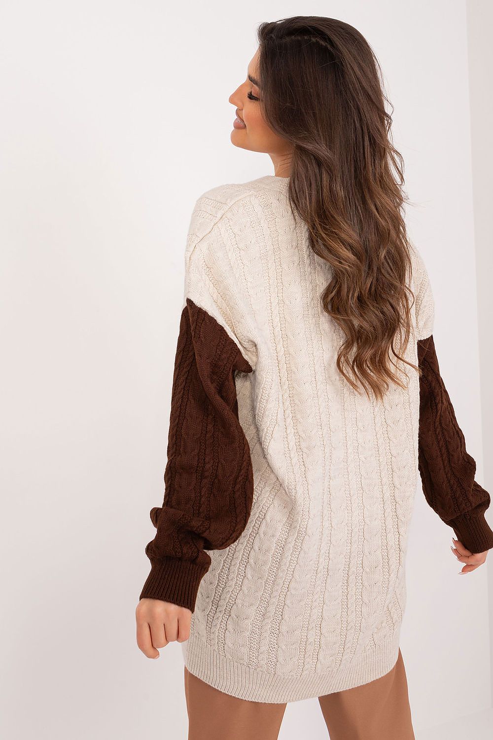Sophisticated outfit idea featuring Badu's long sleeve acrylic and wool cardigan, ideal for work or casual outings.