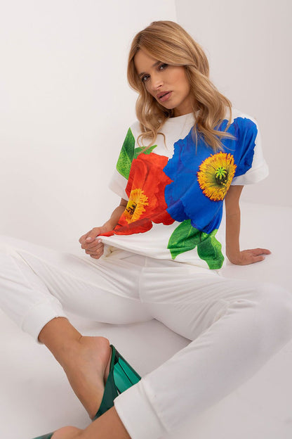 Model wearing the Rue Paris luxurious velour set, highlighting the soft polyester fabric and relaxed fit, ideal for comfort and sophistication.