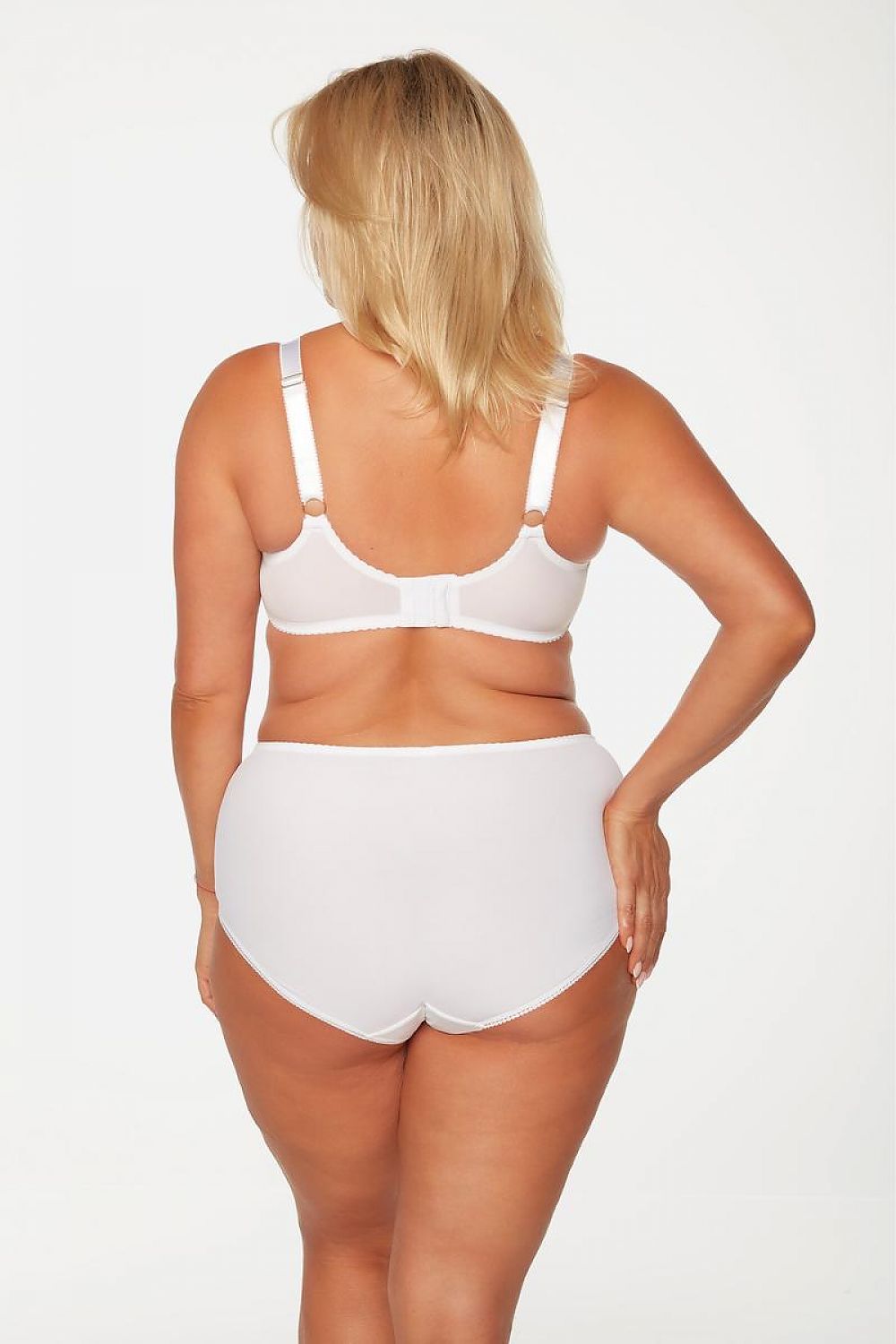 Bella Misteria premium full-coverage microfiber briefs with flat seam technology, offering ultimate comfort and a luxurious fit for discerning tastes.